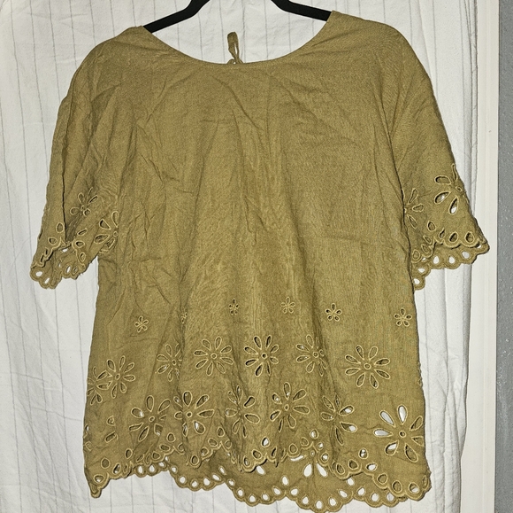 Elegant Tan Eyelet Women's Top - Picture 1 of 4